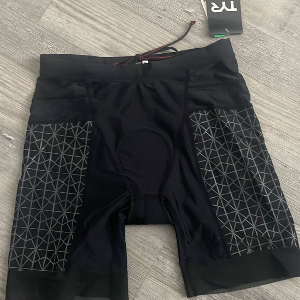 TYR men’s size M triathlon shorts